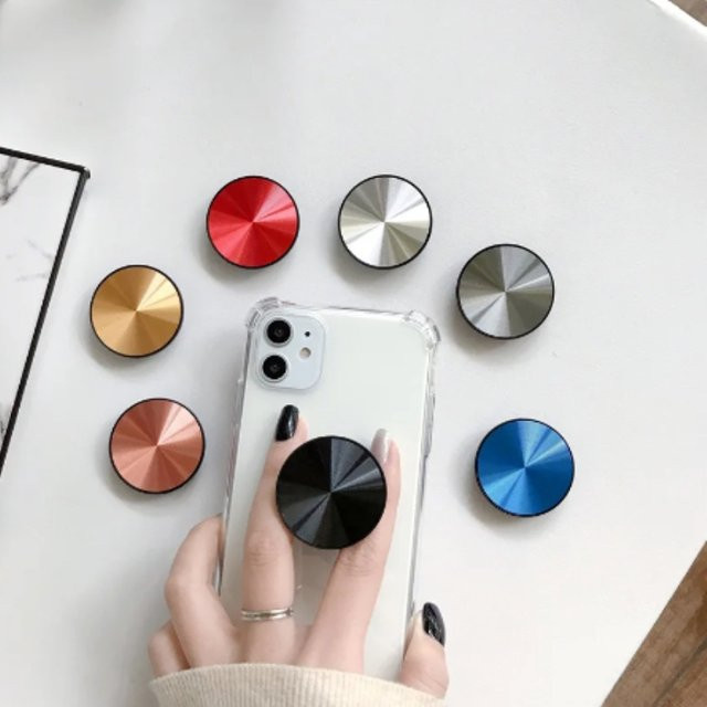 Handyhalter mit CD-Muster und Metalloberfläche in Schwarz als erweiterbarer Smartphone-Ständer und Griff für Samsung und iPhone X - Bild 1