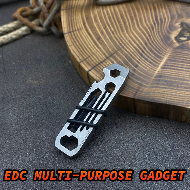 EDC Pocket Survival Tool Multifunktionswerkzeug in Silber mit Schraubendreher, Flaschenöffner und Schlüsselanhänger für Outdoor und Camping - Bild 1