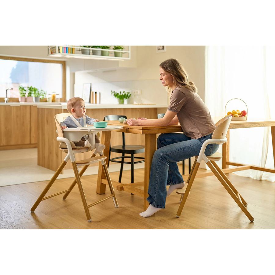 Lionelo Treppenhochstuhl Celia in Beige und Weiß mit Polsterung und 5-Punkt-Gurt für Babys - Bild 2