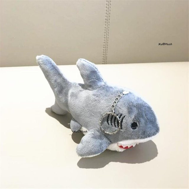 Yiran toy Haifischpuppe Plüschtier Schlüsselanhänger, ab 3 Jahre - Bild 1
