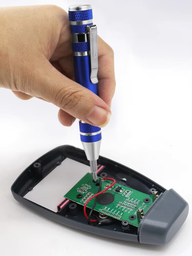 Multifunktionaler 8-in-1 Präzisions-Schraubendreher-Stift aus Aluminiumlegierung in Blau für DIY-Handy-Reparaturen - Bild 4