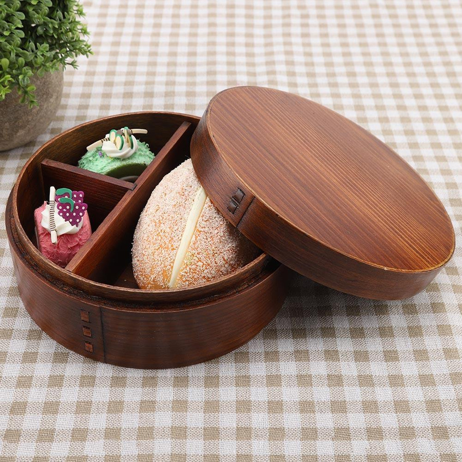 OutsideWorld Brotdose aus lackiertem Kiefernholz in Braun - Bild 1