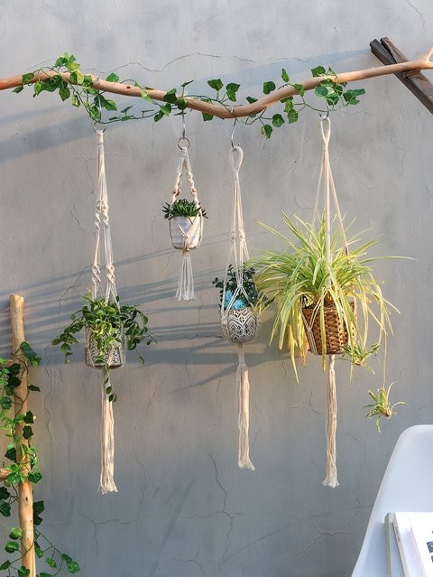 4er-Set Makramee Pflanzenausleger in Weiß, Handgemachte Boho Blumentopf-Halter für Balkon und Garten - Bild 1