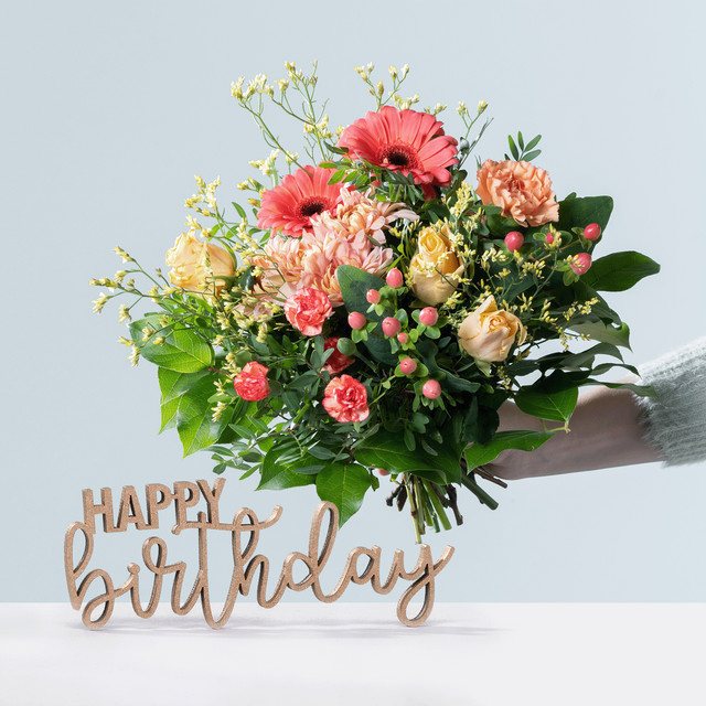 BLUME2000 Arrangement Happy Birthday M Holz Holz-Schriftzug - Bild 1