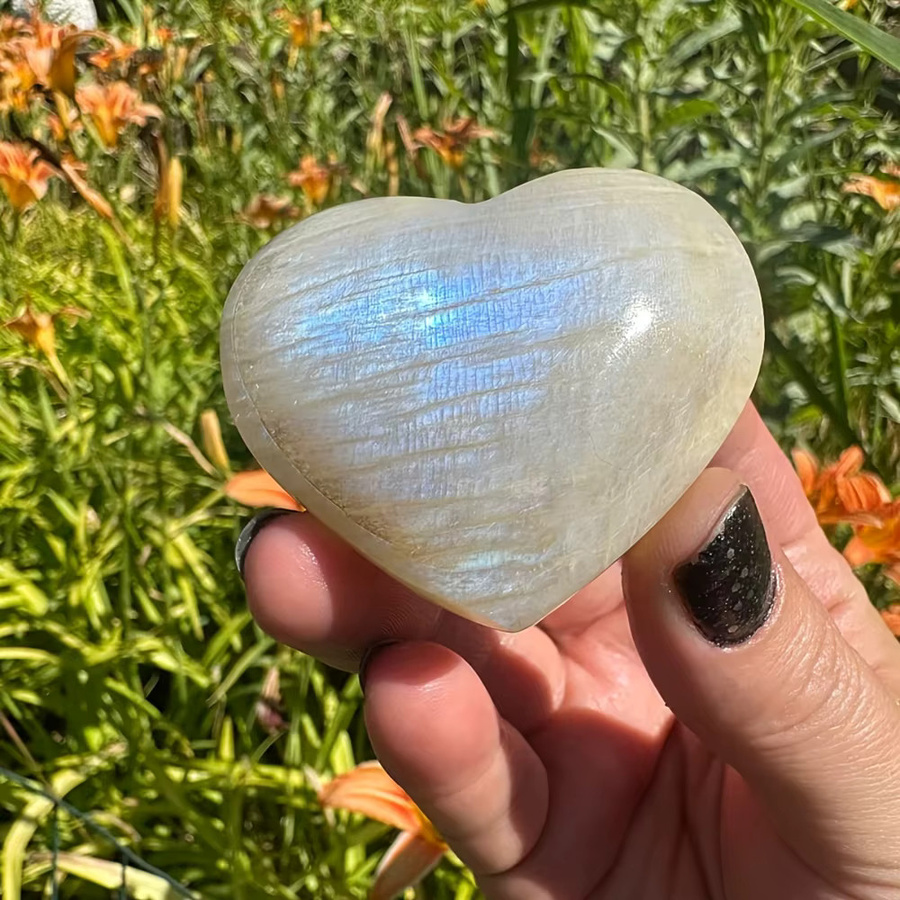 CrystalHOLA Natürlicher blauer Mondstein Herz-Palmenstein in Blau und Multicolour, handpoliert mit schillernden Regenbogenfarben - Bild 6