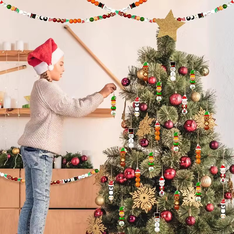 ZQNYCY Weihnachts Holzperlen DIY Set mit Santa Claus, Lebkuchenmann und Elf als hängende Ornamente für Baum und Hausdekoration, Mehrfarbig - Bild 5