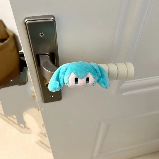 Bandai Hatsune Miku Türgriff-Schutzhülle, Anti-Kollisions-Pad, Ziehgriff, niedliche runde Schutzhülle - Bild 1