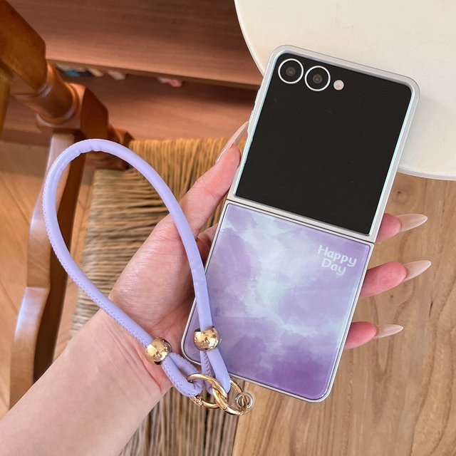 Samsung Z Flip 8 7 6 5 4 Handyhülle mit Aquarell-Farbverlauf und Handschlaufe in Silber und Lila - Bild 1