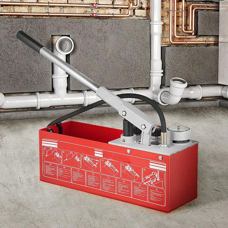 Buying Solutions MB Hydrostatische Druckprüfpumpe in Rot mit 12,1-Liter-Tank für Tests bis 60 bar/860 psi, manuelles hydraulisches Wasserdruckprüfgerät-Kit mit Dreifach-Manometer und R 1/2 Anschluss - Bild 2