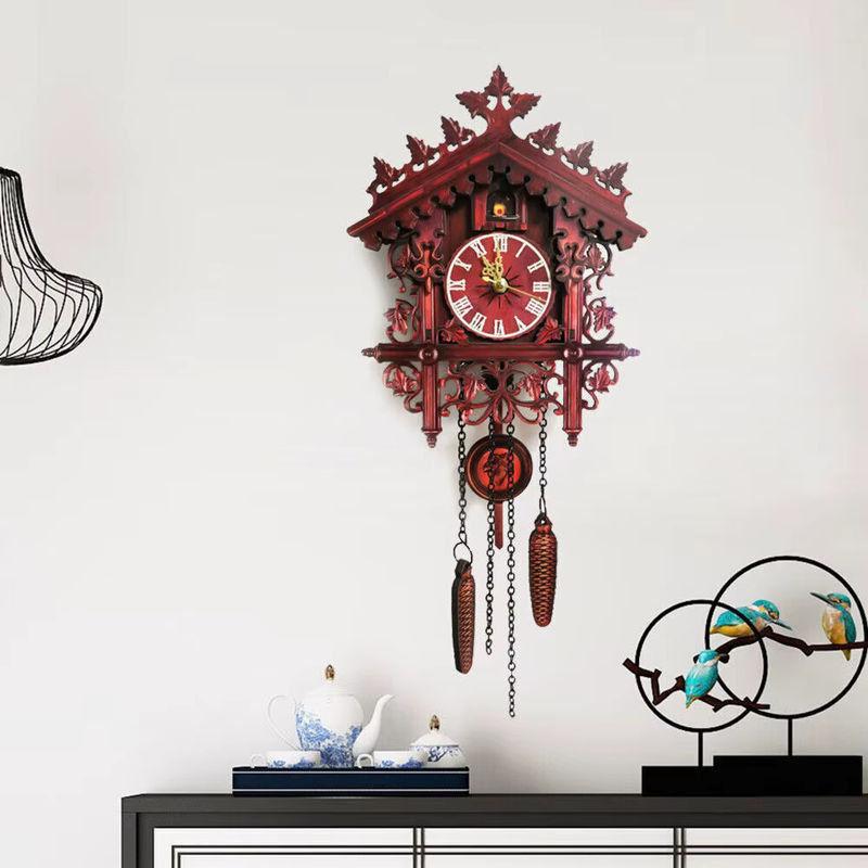 Vintage Kuckucksuhr aus Holz mit Pendel in Braun und Rot, analoge Wanduhr im antiken Design - Bild 3