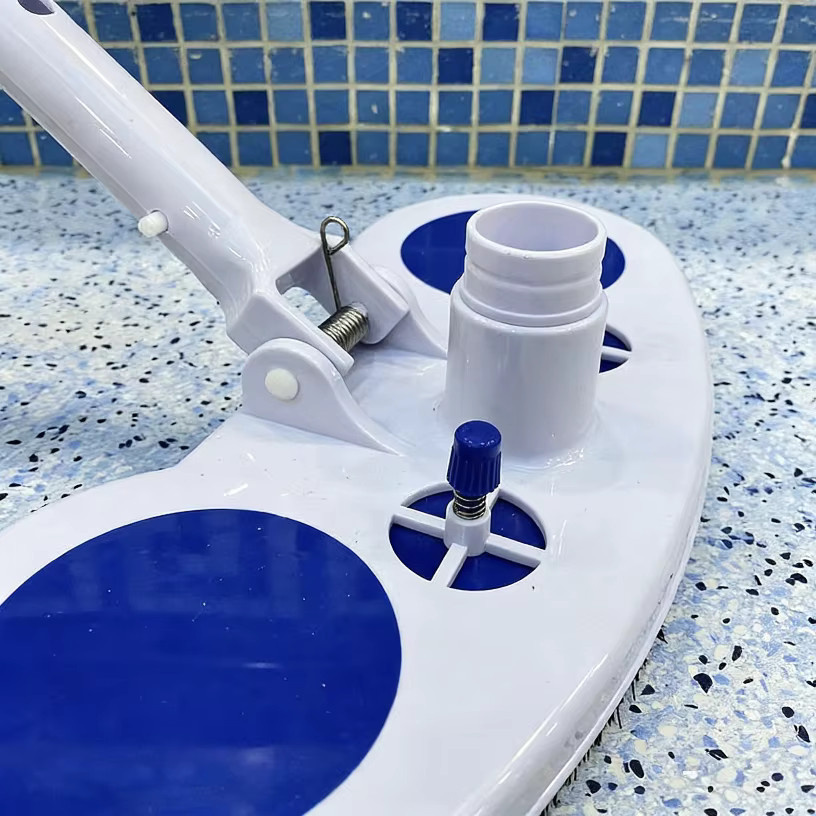 Schwimmbad-Saugkopf mit Bürste für deinen Pool in Weiß - Bild 3