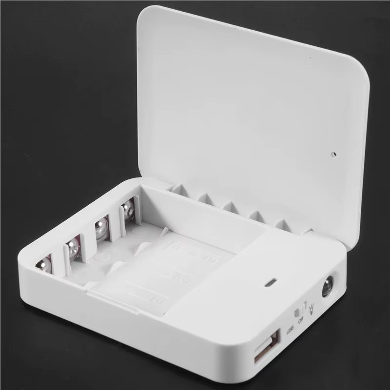 Tragbare USB-Powerbank als externe Batteriebox mit USB-C und USB-A Anschlüssen in Weiß - Bild 2