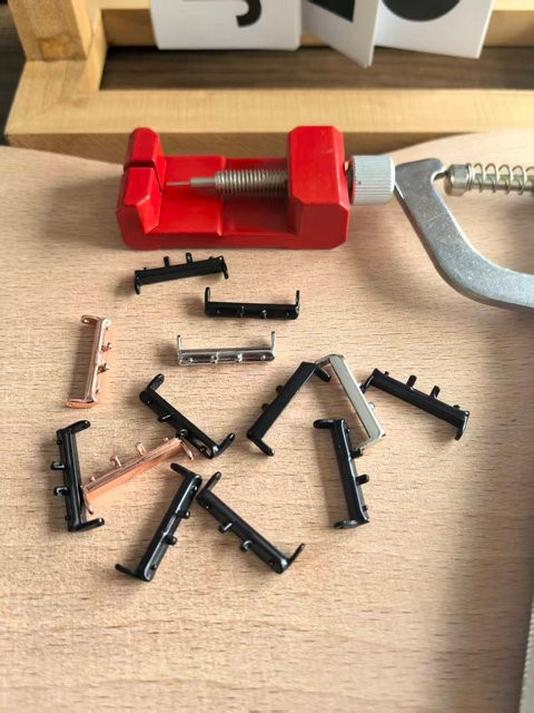 Samsung Adapter für Galaxy Fit 3, Edelstahl, Roségold, 20 mm - Bild 1