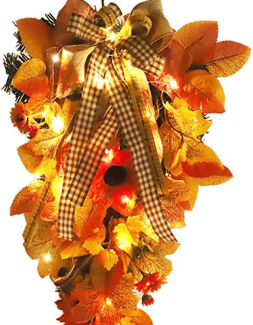 Herbstliche Girlande von OutsideWorld mit Ahornblättern und Blumen in Orange - Bild 1