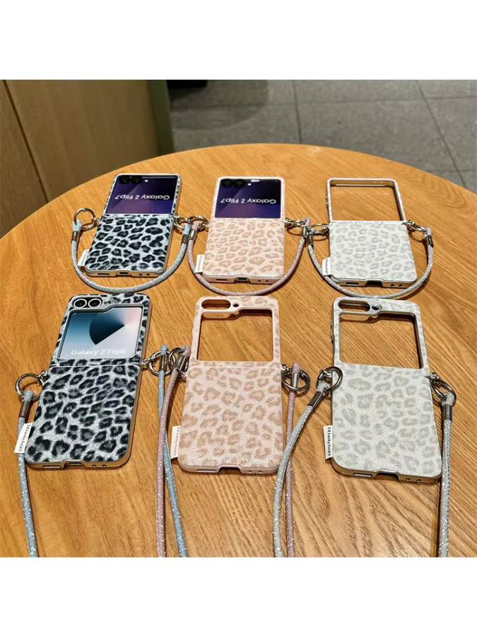 Stoßfeste Samsung Galaxy Z Flip Handyhülle mit Leopardenmuster und Handgelenkschlaufe in Multicolour - Bild 5