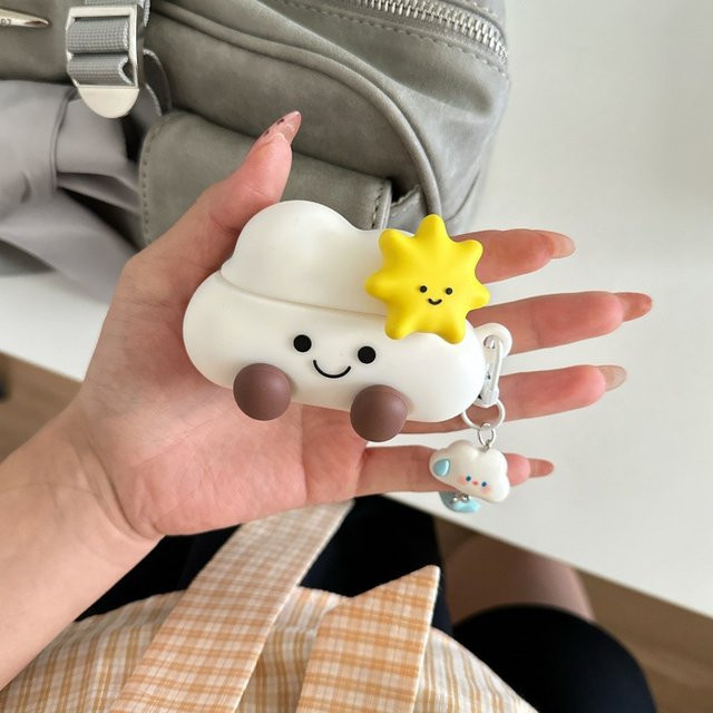 Silikon Kopfhörerhülle mit 3D-Bogen-Wolken-Design für Apple AirPods Pro 2, AirPods 4, 3, 2 in Weiß mit Ring und Stoßschutz - Bild 1