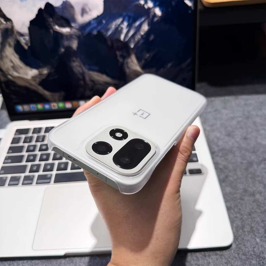 Ultradünne matte Hart-PC-Schutzhülle für OnePlus Modelle in Transparent - Bild 3