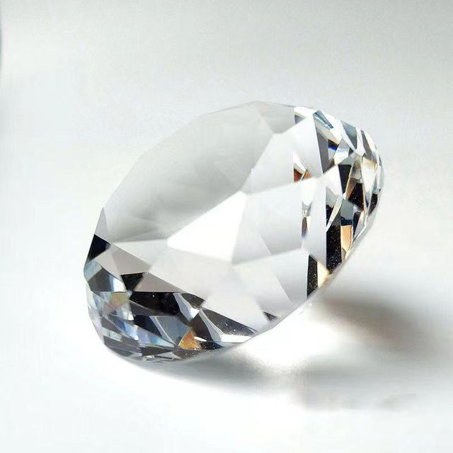 HomeHarmony Kristall-Diamantglas-Ornamente in Weiß und Transparent, geometrische Glasperlen für Tischdekoration und Hochzeiten, Durchmesser: 20 mm - Bild 1