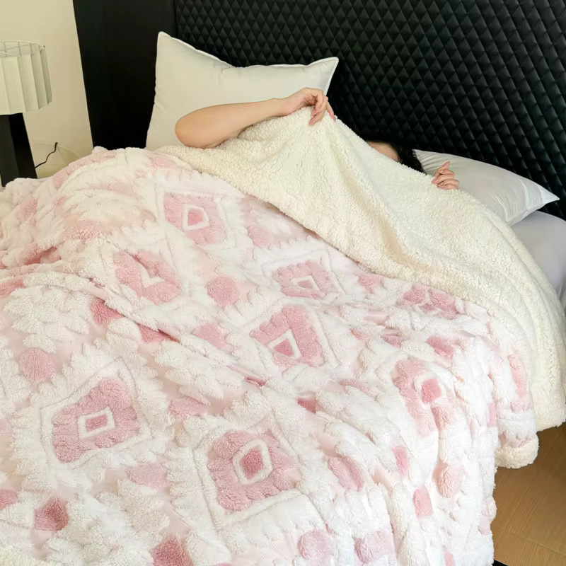 Warme Jacquard-Fleecedecke mit geometrischem Muster in Pink, doppellagig und flauschig für Herbst und Winter, B/T: 150 x 100 cm - Bild 2