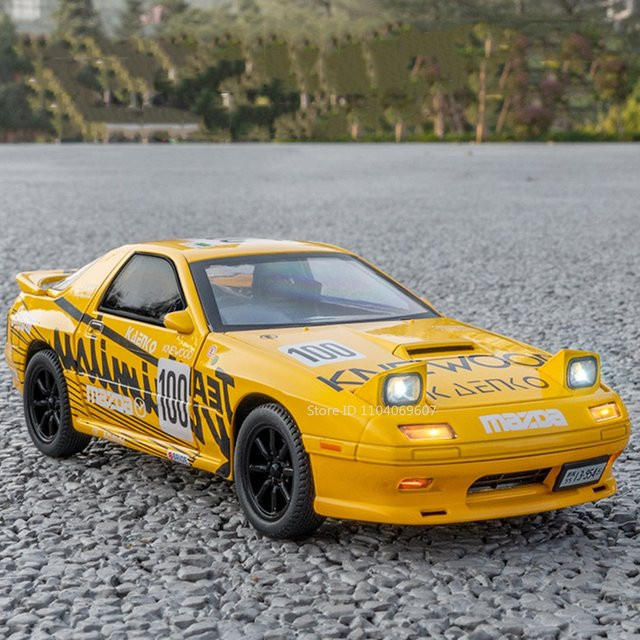 MAKEDA RX7-PC Sportwagenmodell, Maßstab 1:24, mit Licht und Sound, Gelb - Bild 1