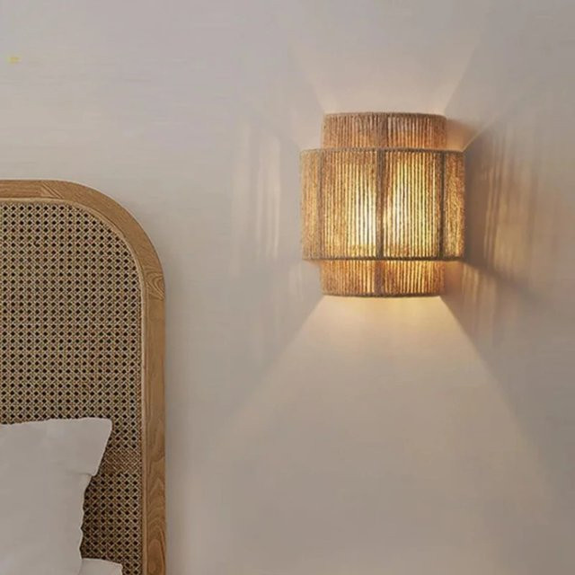 JOYINLED Vintage Wandlampe aus handgewebtem Hanfseil und Rattan in Braun für Schlafzimmer, Esszimmer und Arbeitszimmer mit E27 Fassung - Bild 1