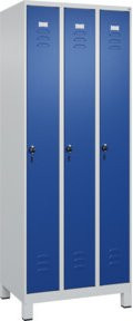 C+P Spind Classic PLUS Garderobenschrank mit 3 Abteilen, Füße, Sicherheits-Drehriegel und 3 Garderobenhaken, H x B x T: 195 x 75 x 50 cm - Bild 1