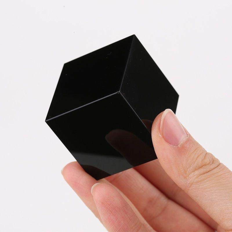 Discover Intime Obsidian Würfel in Schwarz als Feng Shui Deko-Ornament und Buchpresse - Bild 2