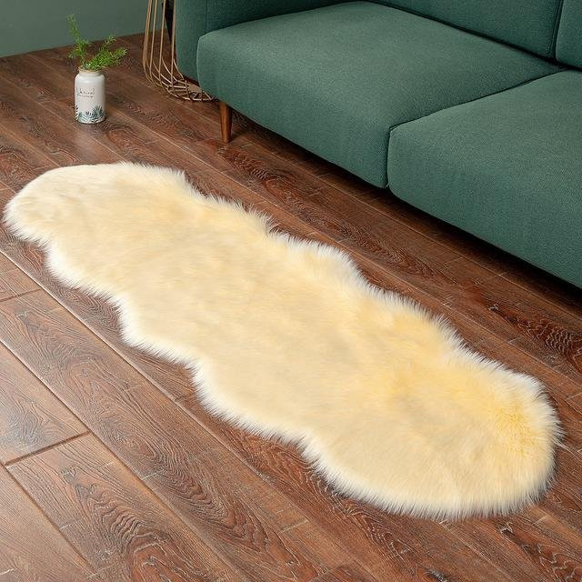 Weicher Kunstfell-Flauschteppich von Yiran Furniture in Beige, moderner Langhaarteppich für Wohnzimmer und Schlafzimmer, B x T: 65 x 102 cm - Bild 1