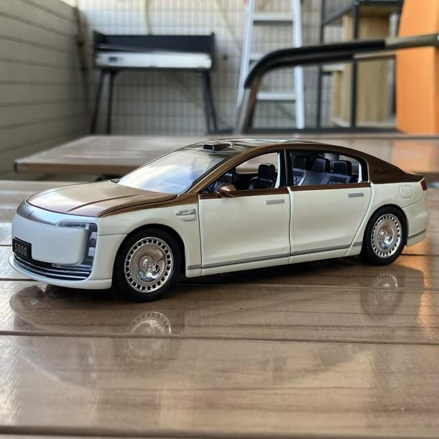 Maextro S800 Luxusauto, Modellauto, 1:32, mit Licht und Ton, ab 14 Jahren - Bild 1