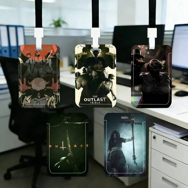 Mesuca Outlast Trials Horror Ausweishülle für ID-Karten und Schulkarten, Multicolor, Kunststoff - Bild 1