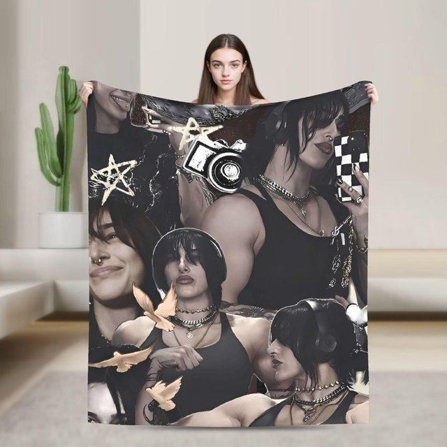 JMG Household Supplies Rhea Ripley Wrestler Retro Flanelldecke, Mehrfarbig, B/H: 70 x 100 cm - Bild 1