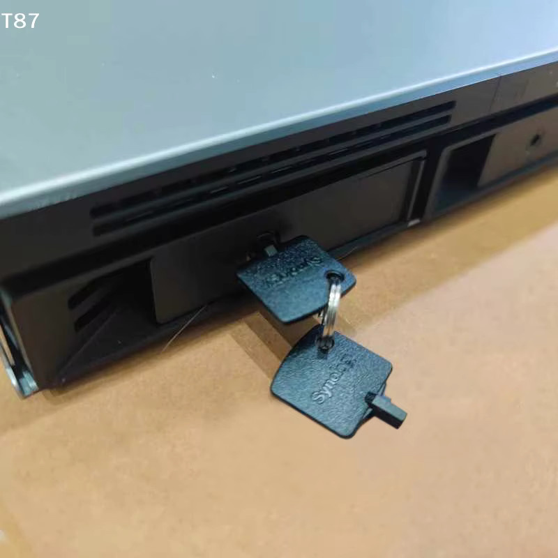 Synology Festplattenschacht-Schlüssel für NAS-Laufwerksschächte, Schwarz - Bild 4