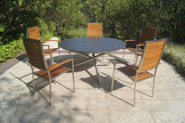 OUTFLEXX Garten-Essgruppe aus Edelstahl, Glaskeramik und Teakholz in Silber/Natur mit rundem Tisch Ø 150 cm und 6 Stühlen - Bild 1
