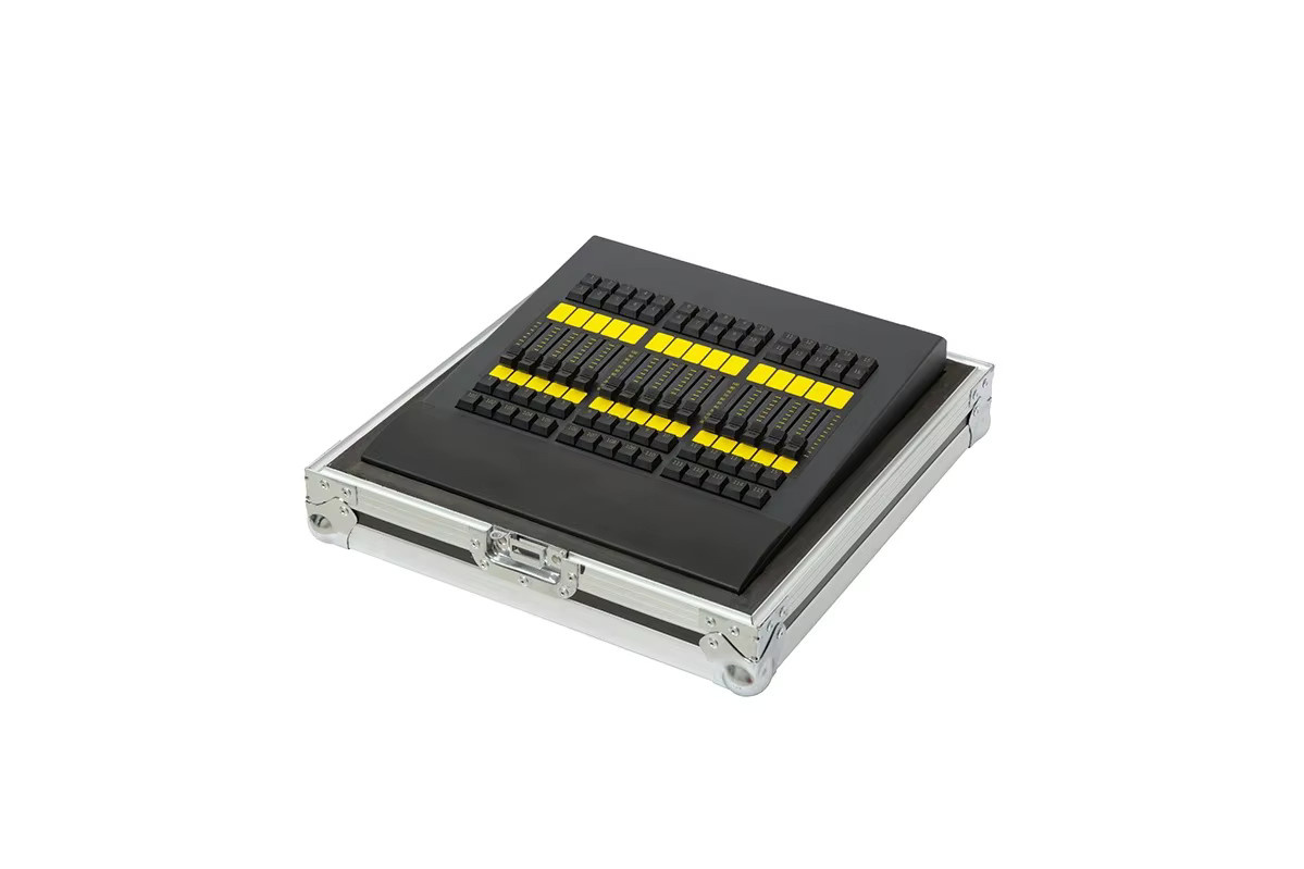 Carinamoba DMX512 Konsole mit Hintergrundbeleuchtung und Command Fader Wing in Schwarz für professionelle Bühnenlicht-Steuerung von Moving Heads und LED Pars - Bild 5
