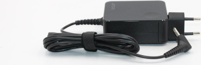 Lenovo Netzteil und Spannungsumwandler 65 W Schwarz (5A10K78752) - Bild 1