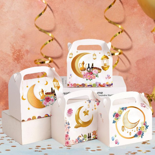 24 Stück Ramadan Kareem Geschenkboxen aus Papier in Gold und Weiß mit Stern, Mond und Moschee-Design für deine Eid-Party - Bild 1