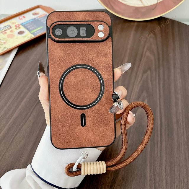 BETYFATE Magnetische Leder Handyhülle mit Handgelenkband für Google Pixel 10 9 8 Pro XL, Stoßfeste Schutzhülle, Braun - Bild 1