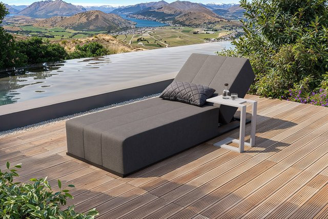 OUTFLEXX Taro Gartenliege aus Aluminium mit Quick-Dry-Foam und Beistelltisch, hellgrau/weiß - Bild 1