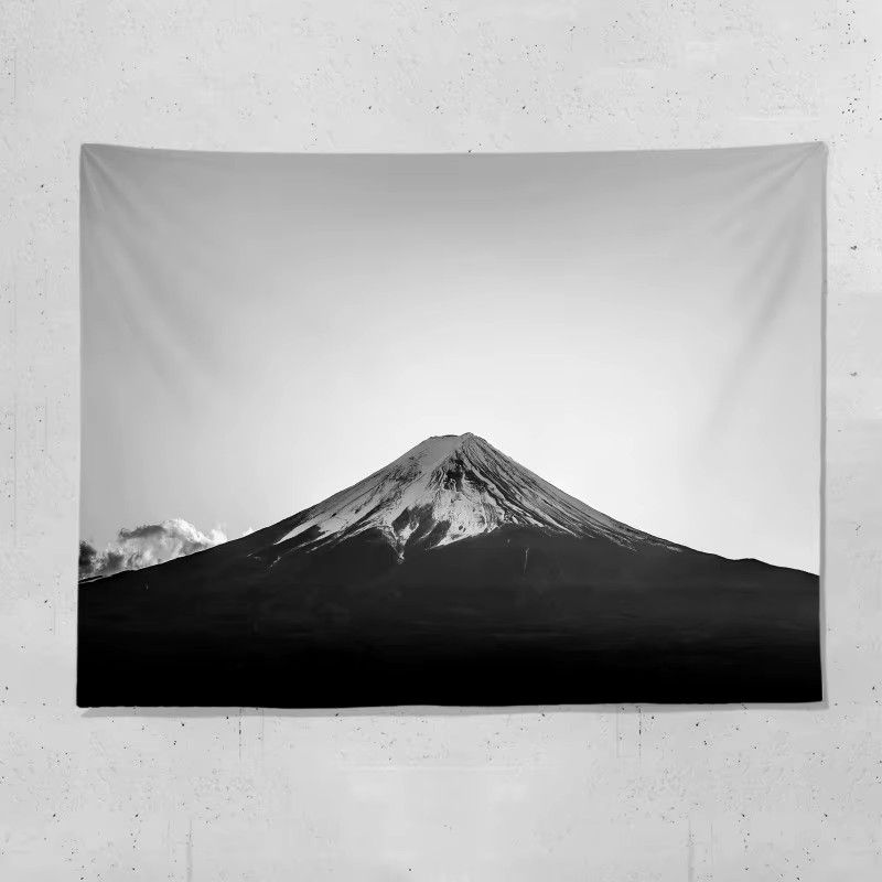 VIKAMA Wandteppich Mount Fuji in Schwarz-Weiß im minimalistischen nordischen Stil, Wanddekoration für Wohnzimmer, Schlafzimmer oder Arbeitszimmer, B: 90 cm, H: 60 cm - Bild 1