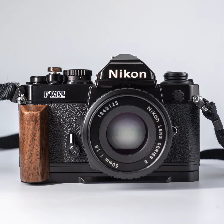 YUWOOD L-förmige Montageplatte mit Holzgriff für Nikon FM2 FM FM3A FE FE2 in Ebony-Silver mit integrierter Arca-Swiss-Schnellwechselplatte - Bild 2