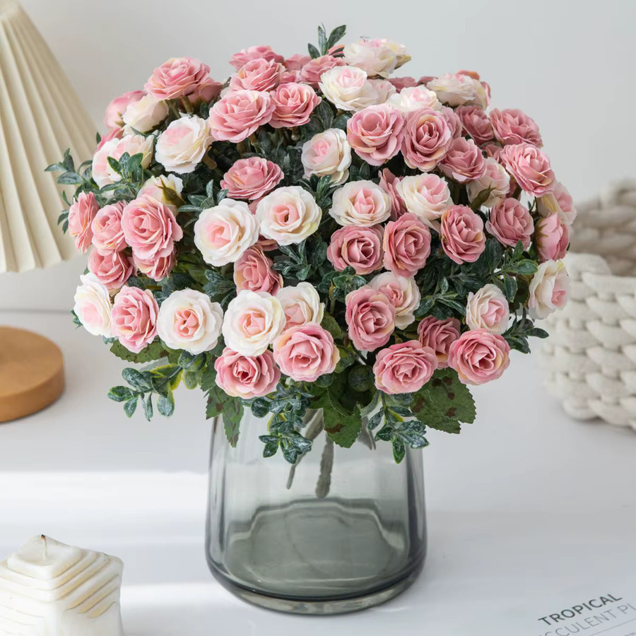 Künstliche Seidenrosen XIAOYINMO als floraler Hochzeitsstrauß in Rot und Pink für die Dekoration von Tisch, Vase oder Garten - Bild 1