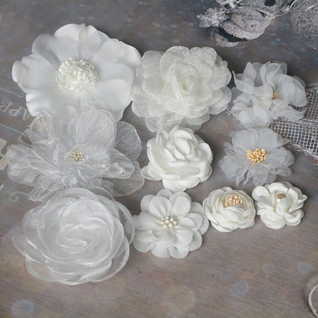 WIKIJIM Set aus 10 Chiffon-Stoffblumen in Off White für Hochzeitsdekoration und DIY-Projekte - Bild 1