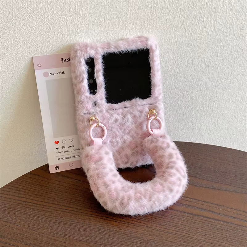 Luxus Plüsch Handyhülle mit Armband im Leopardenmuster für Samsung Galaxy Z Flip 6 5 4 3 und Z Flip 7 FE, stoßfest, Pink/Multicolor - Bild 2