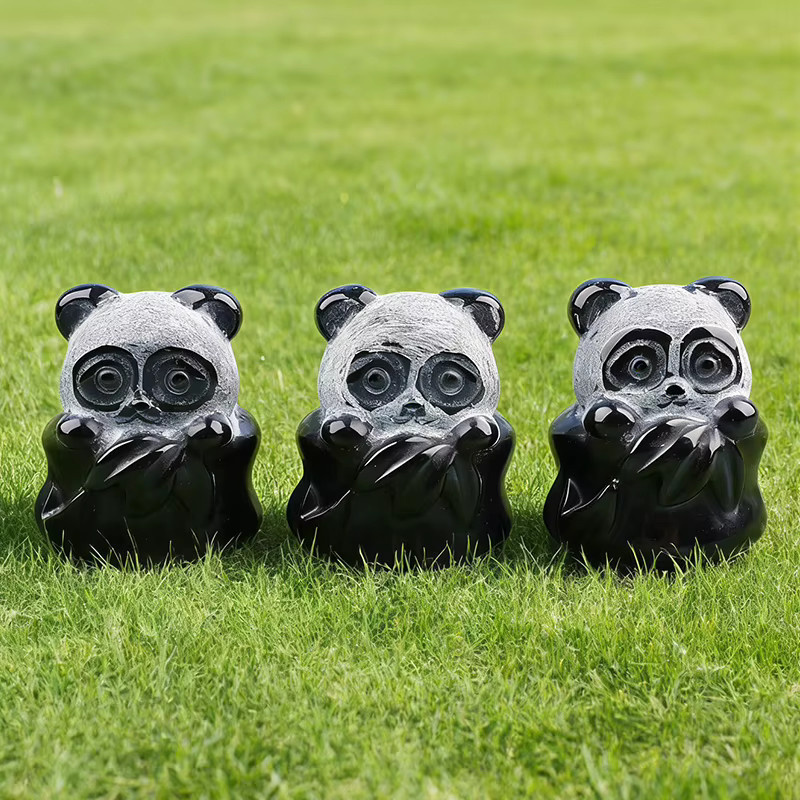 RYCRYSTAL Schwarzer Obsidian Panda aus Naturstein mit Bambus als Deko-Ornament und Reiki-Heilstein - Bild 2