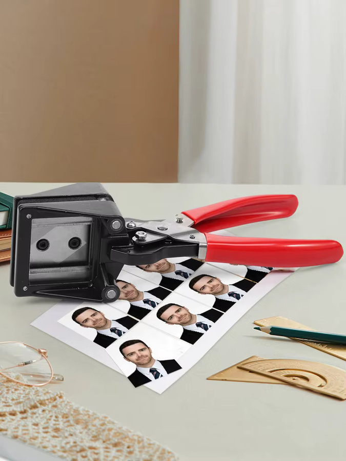Handheld-Passfoto-Stanzer aus Metall in Rot für Papier und Visitenkarten, B/H: 3 x 4 cm und 2,5 x 3,2 cm - Bild 6