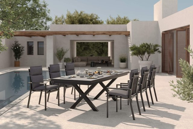 OUTFLEXX Serro Garten-Essgruppe aus Aluminium und Steinimitat mit 6 Stapelsesseln und Auflagen, Anthrazit/Schwarz/Grau, Tisch erweiterbar B: 200 bis 260 cm, T: 100 cm - Bild 1