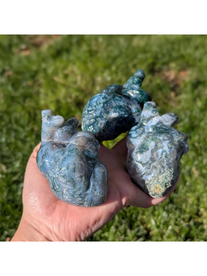 Herzförmiger Moosachat von CrystalHola in Grün im böhmischen Stil zur Dekoration - Bild 2