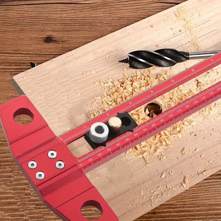 FNICEL 2-in-1 Bohr- und Markierungsvorrichtung aus Aluminiumlegierung, rotes T-Quadrat für Holzbearbeitung mit 300 mm Länge, inklusive Bohrer in 6 mm, 8 mm und 10 mm sowie 2 Bleistiften und Anleitung - Bild 4