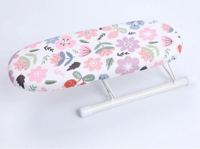 Tragbares Mini-Bügelbrettgestell von Big Tree Home Furnishings für Kleidung und Ärmel in Weiß - Bild 1