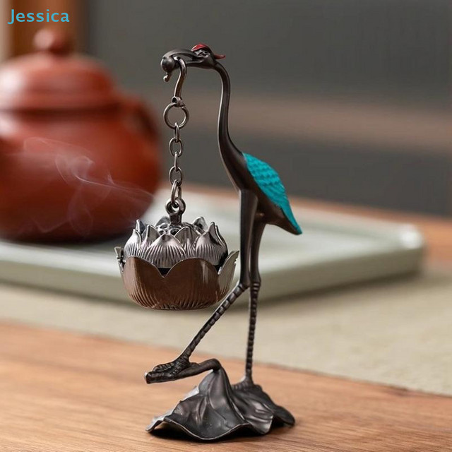Jessica Traditioneller chinesischer Kranich-Räucherstäbchenhalter aus Metall mit Lotus-Design zum Aufhängen - Bild 1
